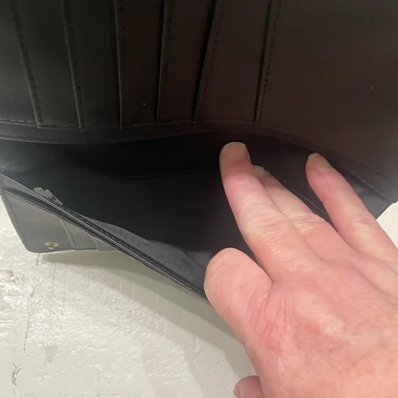 Nine West wallet - Picture 4 of 6